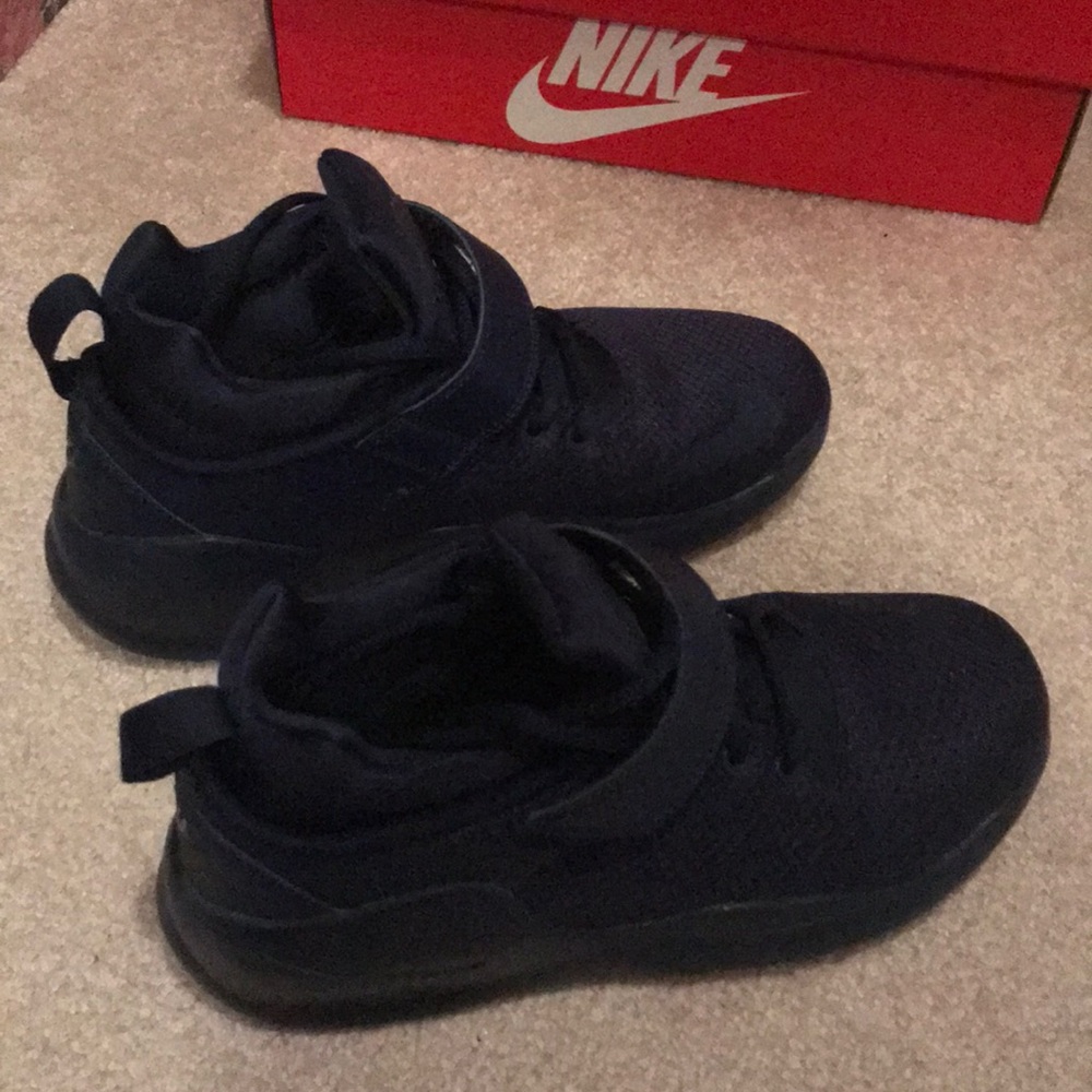 Navy Nike’s worn a hand full of times